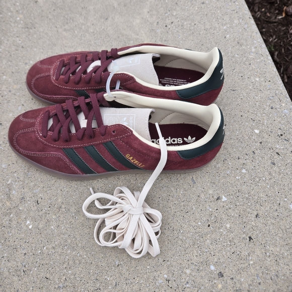 Adidas Gazelle Men's Maroon & Green Gum Sole Sneakers Size 10 - Picture 2 of 9